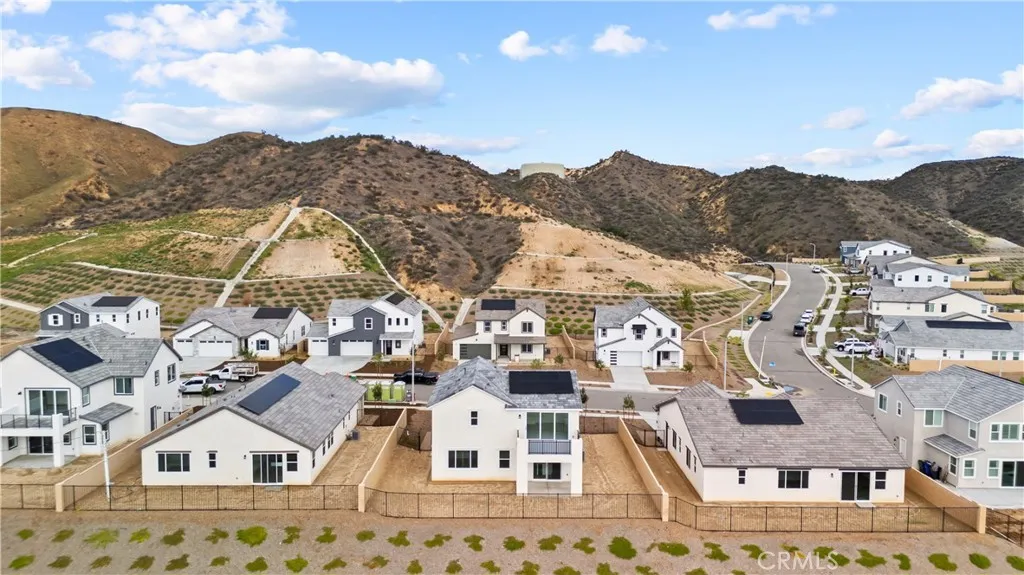 28908 Saddle Circle, Castaic, California 91384 home-pic-2